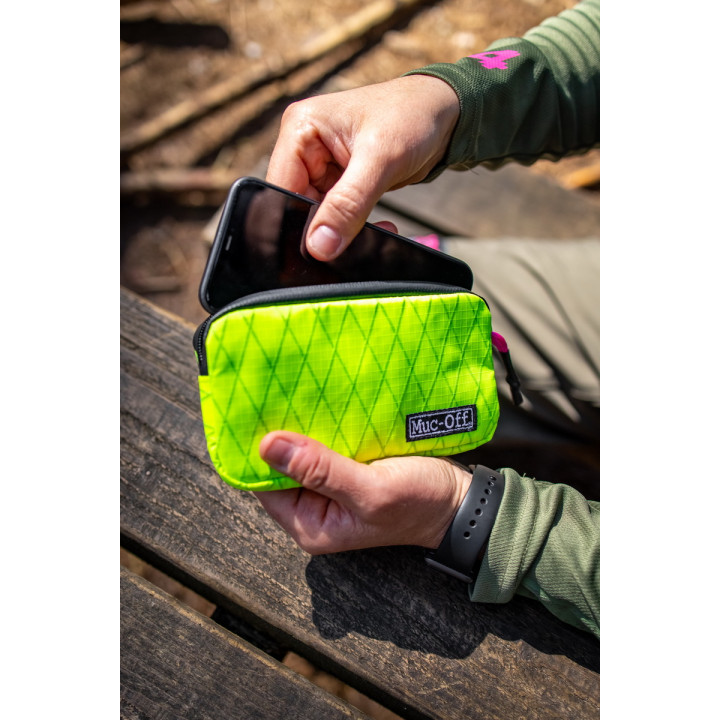 Borseta Muc-Off Essentials Impermeabila Hi-Vis