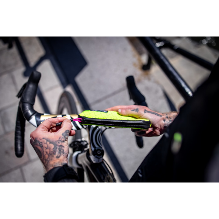 Borseta Muc-Off Essentials Impermeabila Hi-Vis