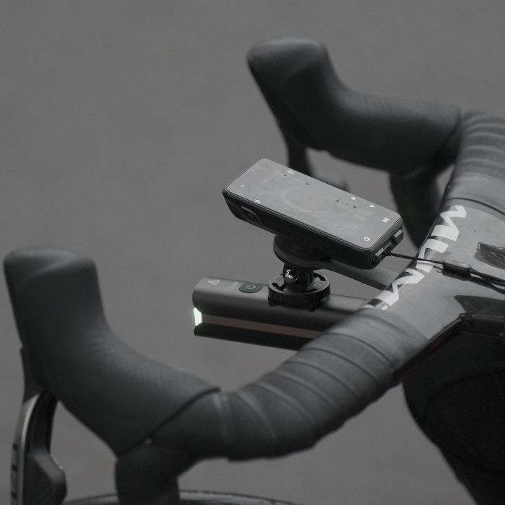 Lumina Fata iGPSPORT Smart Front Light VS1200 cu prindere M80