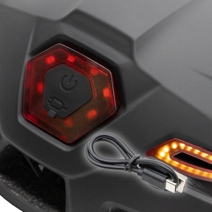 Casca cu lumini fata/spate si semnalizare CP04 Neagra L